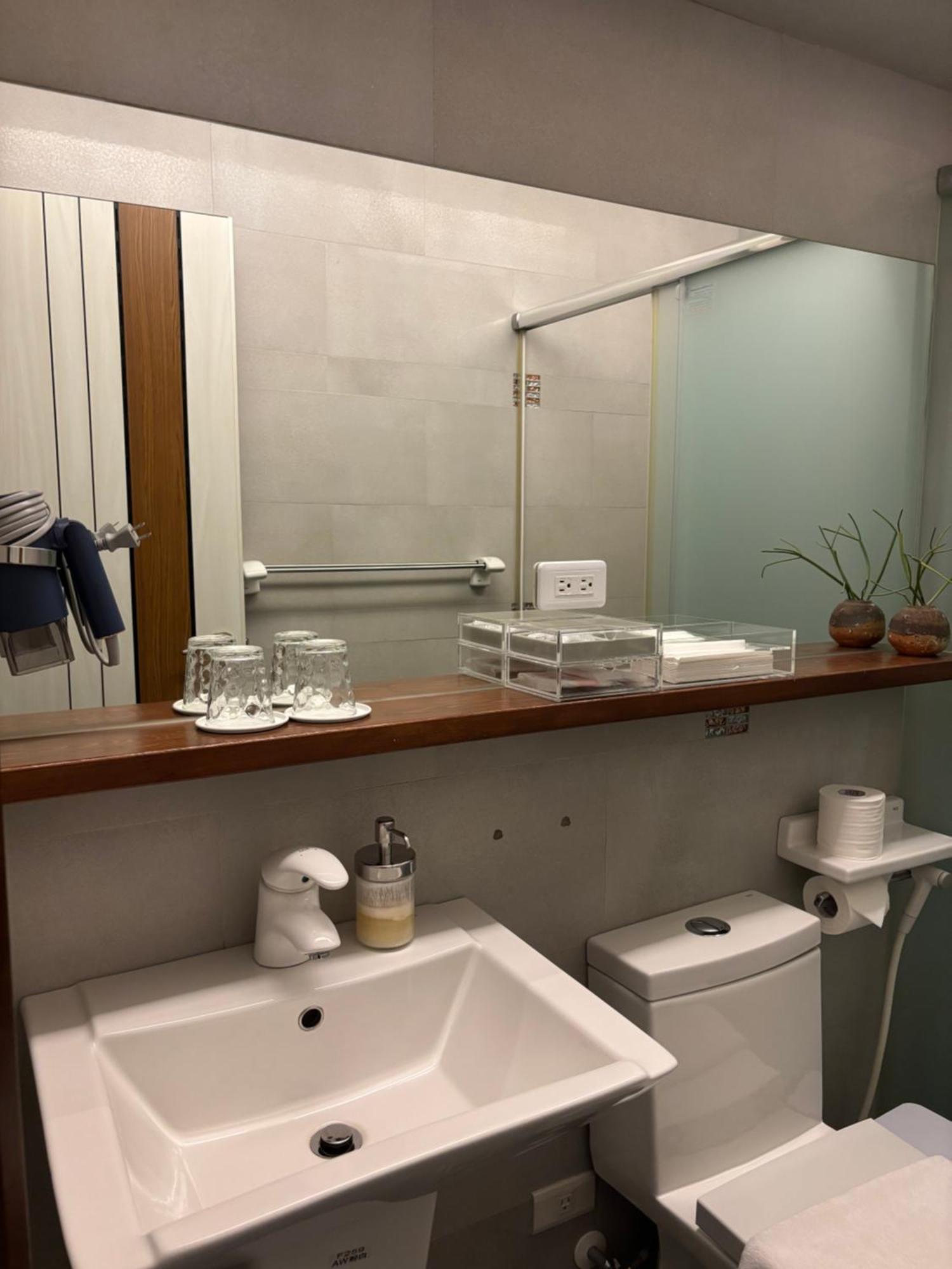 To Dwell Villa Тайнан Екстериор снимка